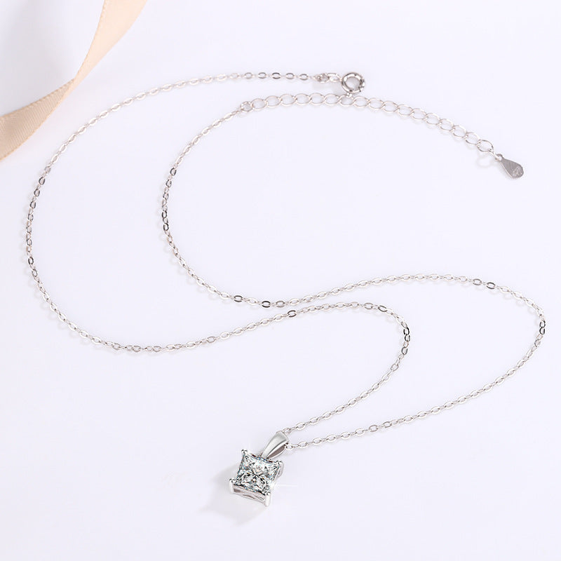 Ricady Jewel S925 Sterling Silver 4-Prong Princess Cut Moissanite Pendant - Women's Versatile High-End Clavicle ChainHigh-End Clavicle Chain