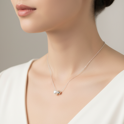 珍珠项链佩戴图2