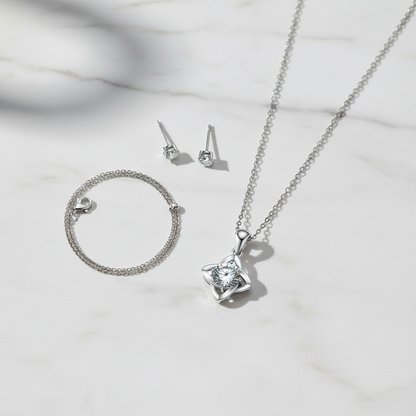 四叶草项链平铺搭配