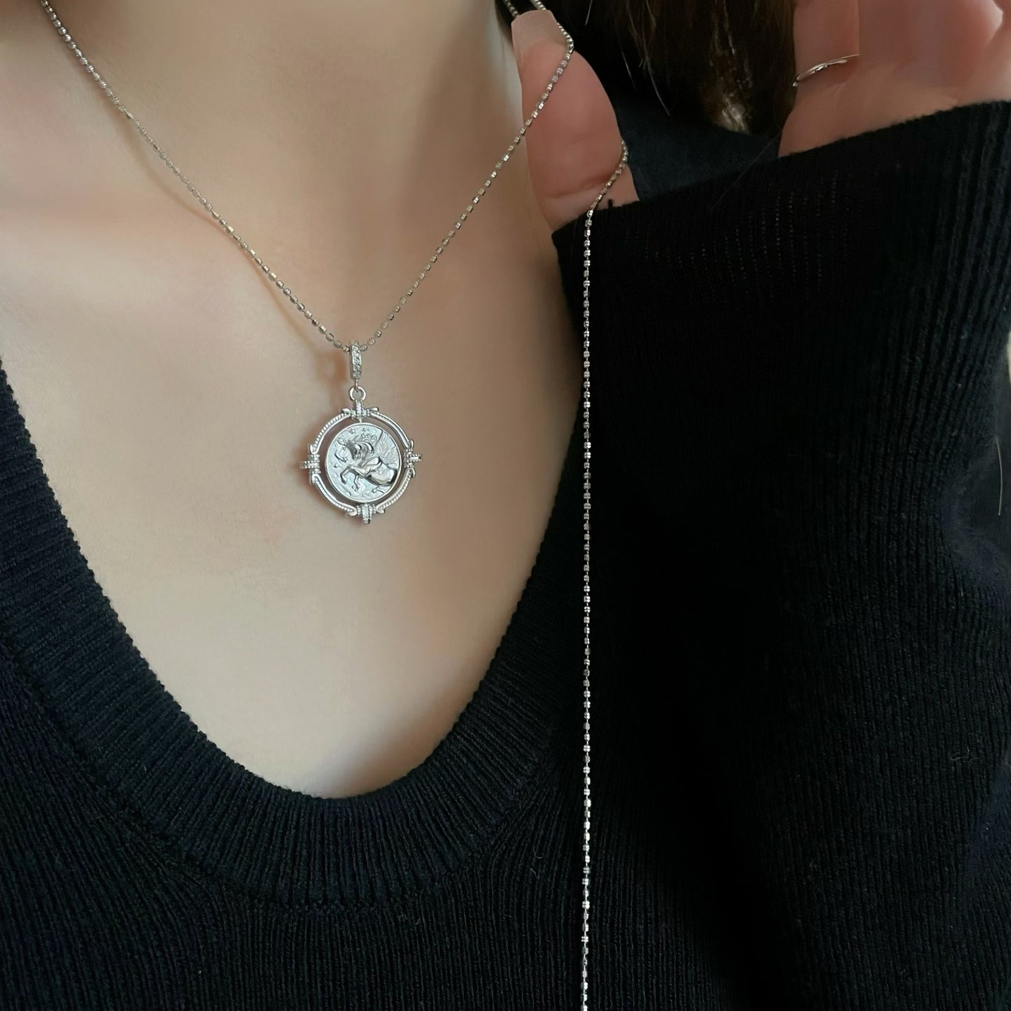 Minimalist Circle Pendant Necklace in 925 Sterling Silver