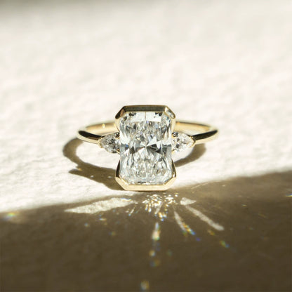 Elegant Square Zircon Engagement Ring - Bridal Proposal Jewelry