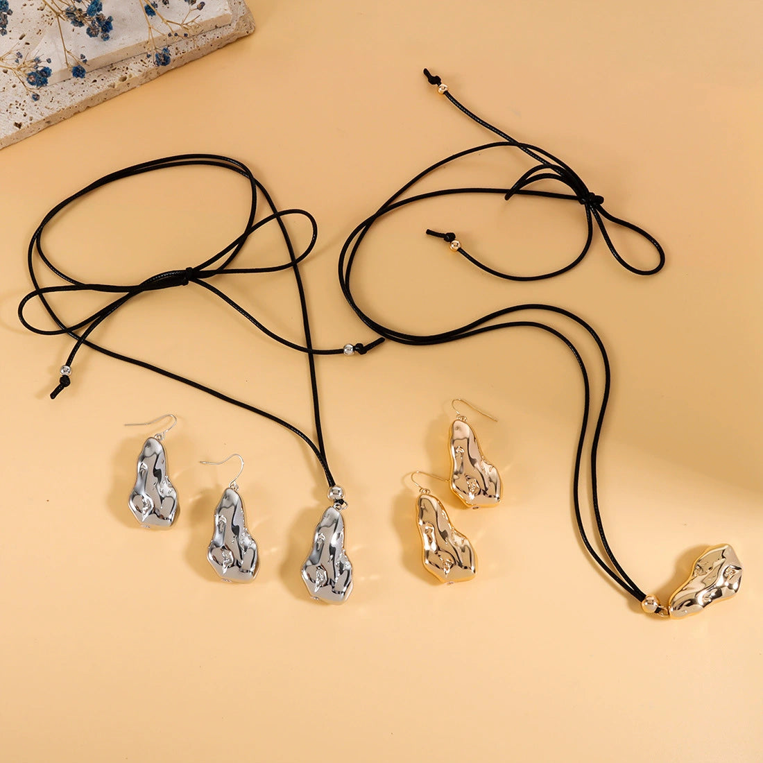 Oval Teardrop Pendant Necklace - Bold Personality Style