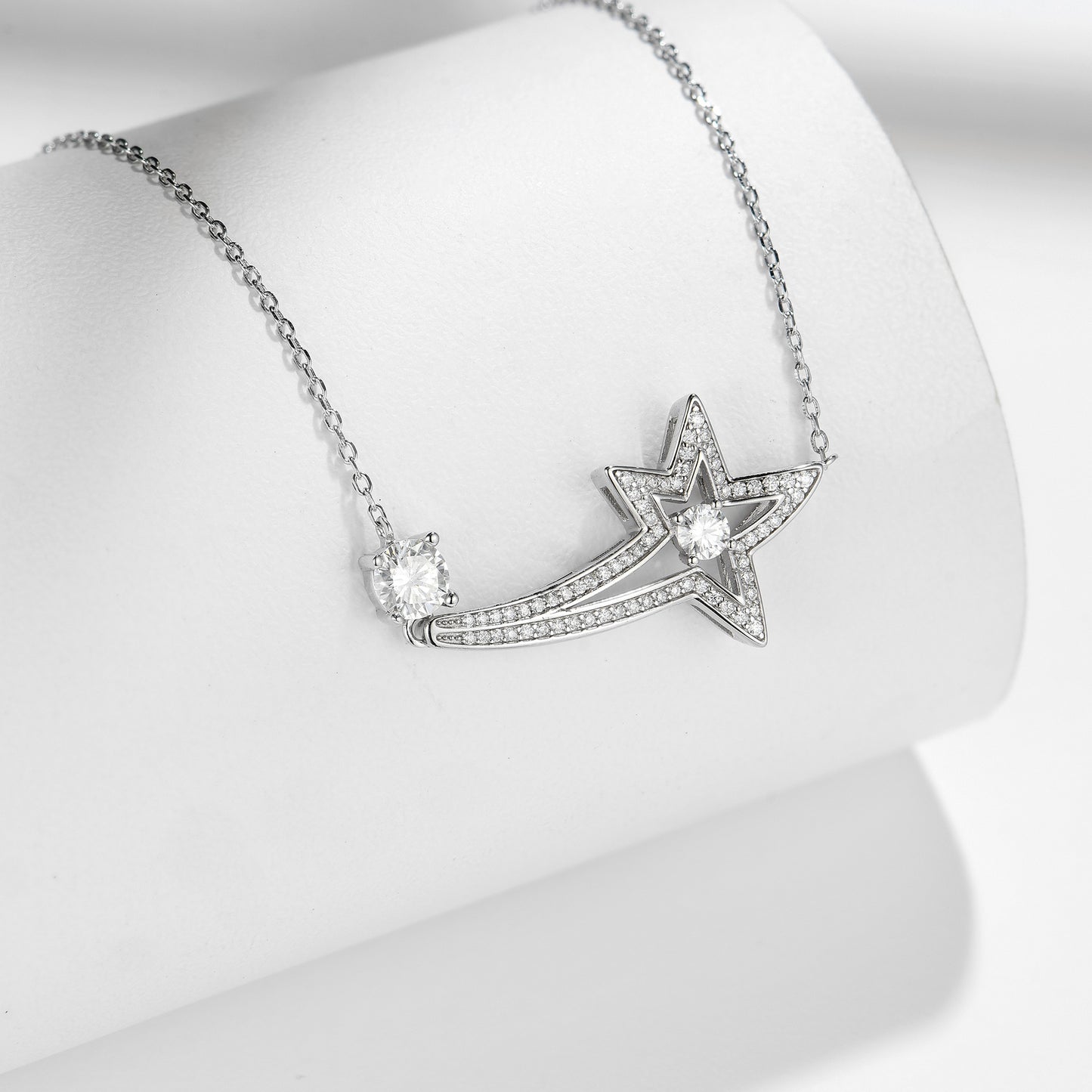 S925 Sterling Silver 0.5ct Round Moissanite Starfish Necklace - Dainty Versatile Layering Chain