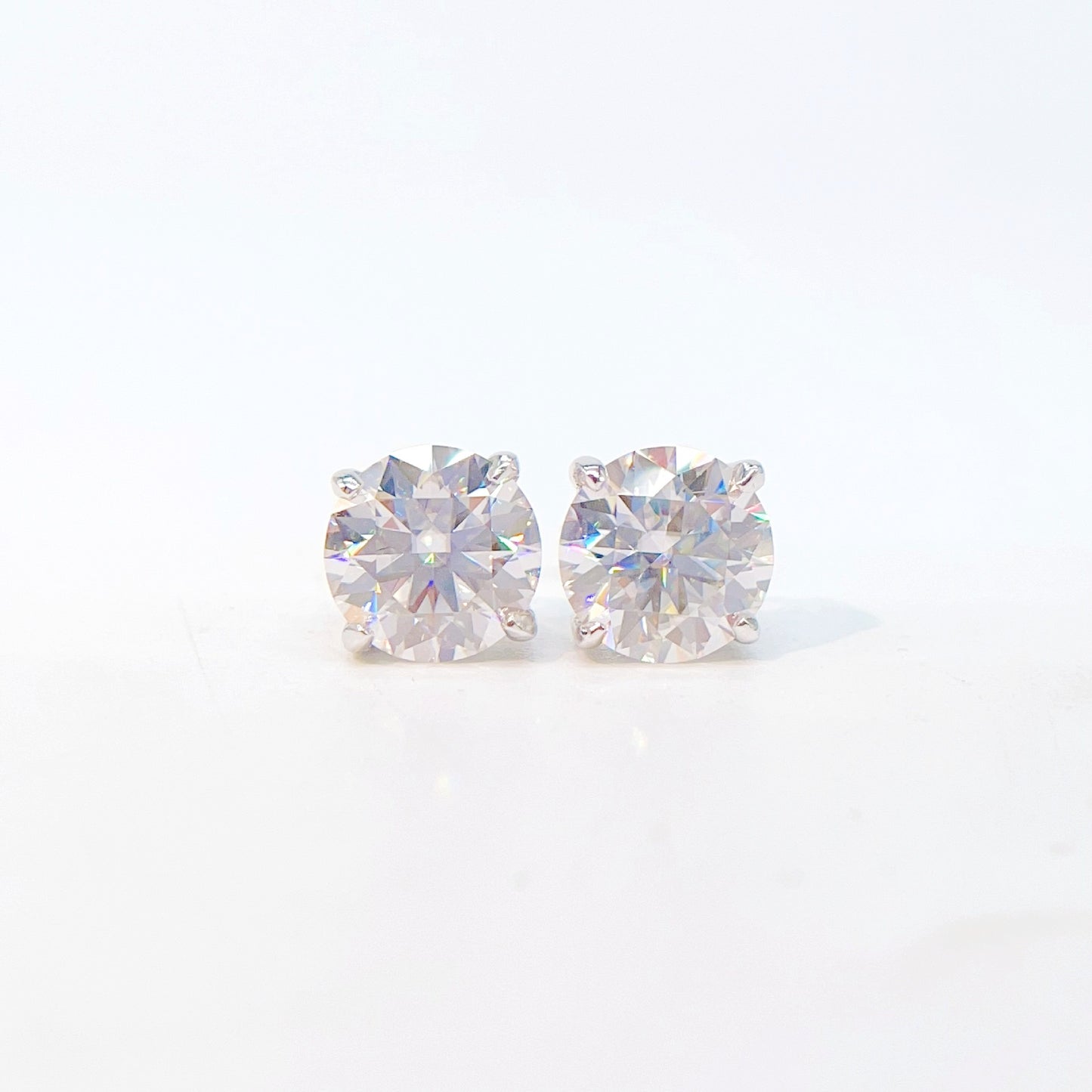 Classic 4-Prong S925 Silver Earrings - 0.1-5ct VVS Moissanite Solitaire
