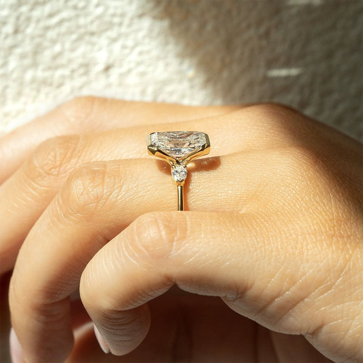 Elegant Square Zircon Engagement Ring - Bridal Proposal Jewelry